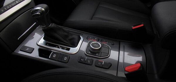 h6-coupe-interior-03